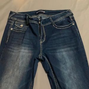 Wallflower boot cut jeans size 11